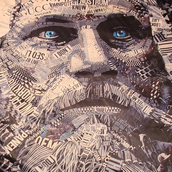 It's not a Just Cavalli but very similar. Unisex casual/party shirt. - Picture 1 of 3